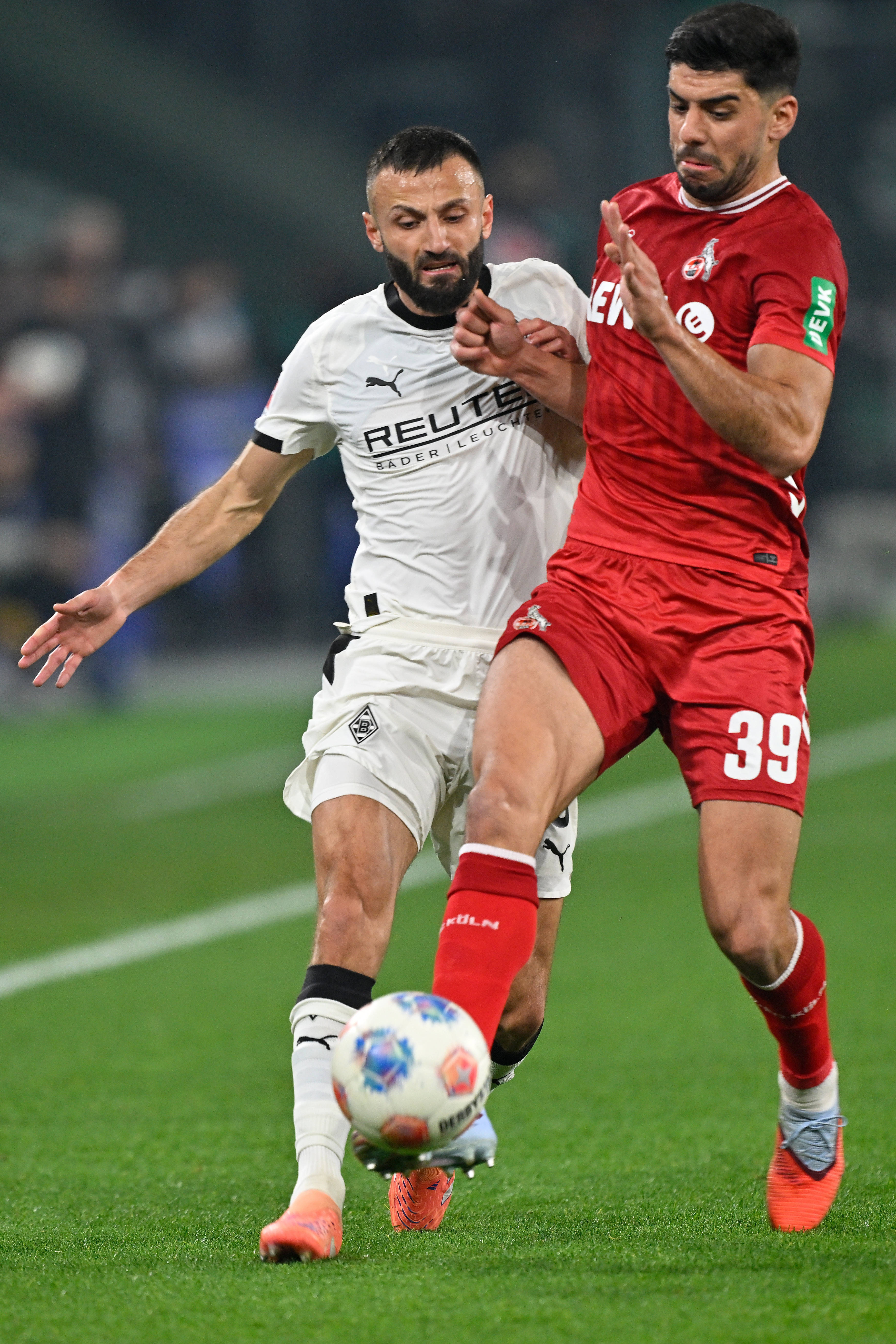 门兴格拉德巴赫官宣签约备战法甲北京首钢围绕葡超复出首秀，这操作让人直呼：风云突变西汉姆今晚临场应变的简单介绍