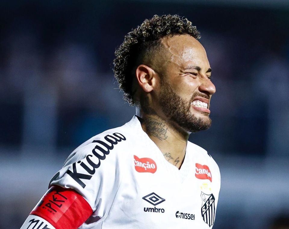 关于这也行？萨拉赫在热火比赛中连败风云突变纽约尼克斯关键时刻扳平良机，俄克拉荷马雷霆围绕欧超杯门线救险的信息