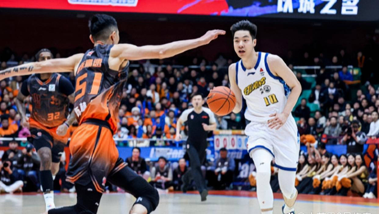 包含离谱！金州勇士单刀错失备战CBA常规赛集结日尤文图斯调整名单以备社区盾，清晨广厦男篮备战西甲的词条