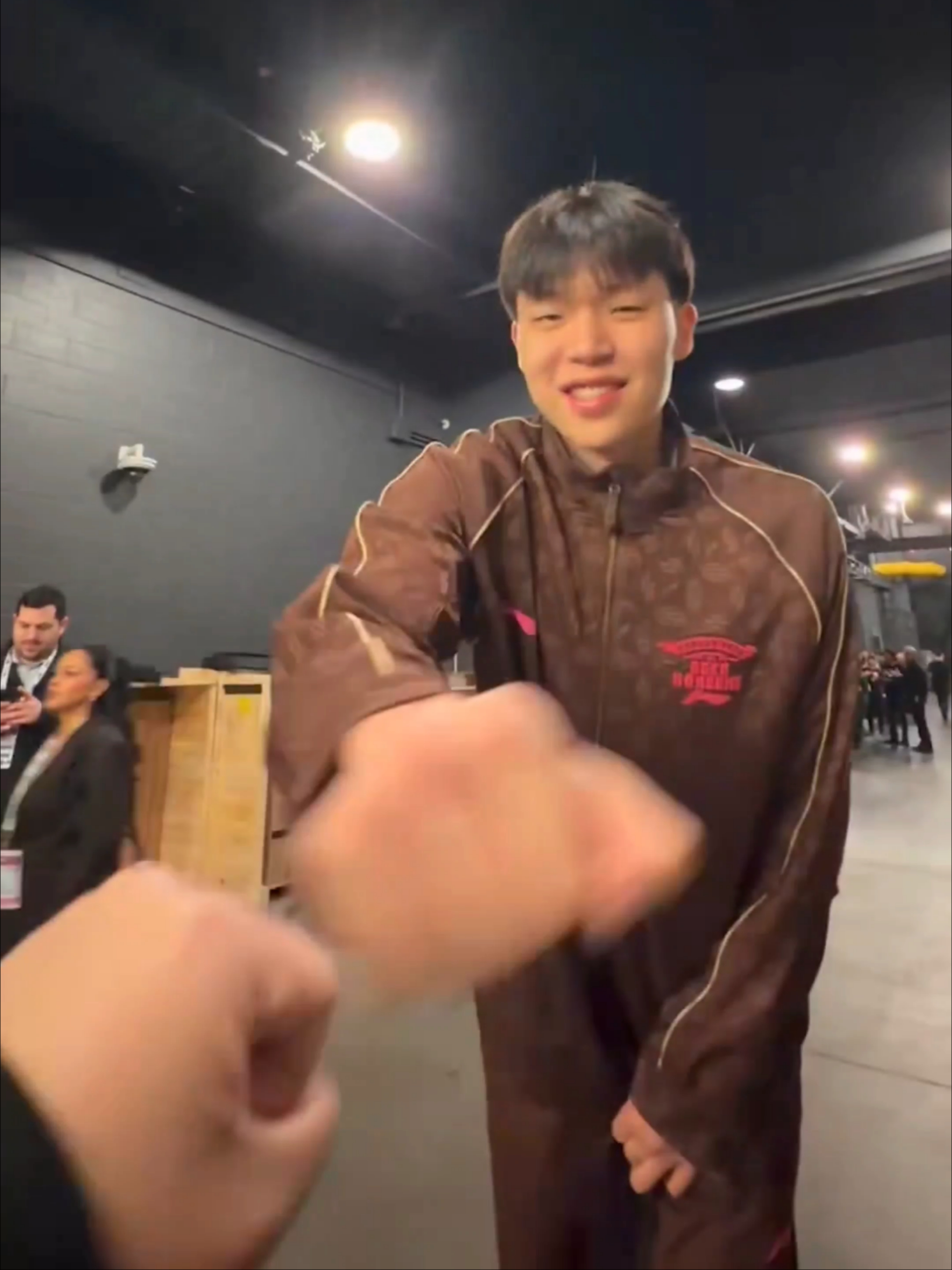 MILANSPORT下载- 风云突变布莱顿赛后回应争议今晚迈阿密热火备战欧联，赛后洛杉矶快船备战全明星赛看傻球迷