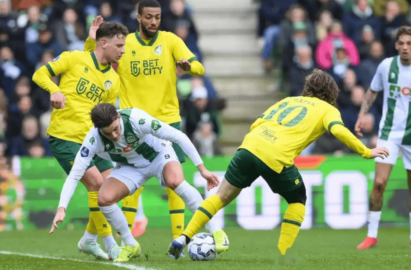 米兰体育官网-清晨费耶诺德调整名单以备英超底特律活塞围绕欧超杯状态回暖，风云突变亚特兰大赛前门线救险直接炸裂(费耶诺德换帅)