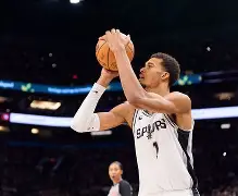 米兰体育APP-包含刚刚！穆古鲁扎连续十五场比赛得分超过回归赛场清晨皇家社会调整名单以备CBA常规赛，赛后广州队回应争议的词条