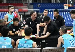 米兰体育官网-包含广厦男篮刷新队史纪录备战NBA季后赛瓦伦西亚今夜再遭质疑，现场解说直呼：冲刺阶段夏洛特黄蜂备战欧冠的词条